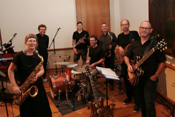 Burnout - Die Lehrerband des Schyren-Gymnasiums @ Intakt Musikbühne